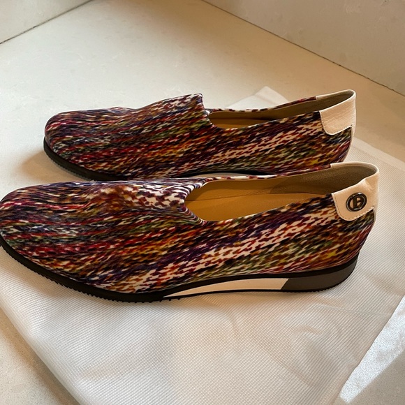 Extremely comfortable slip on wedge shoe made by Italian shoemaker Bramante. - Picture 4 of 7